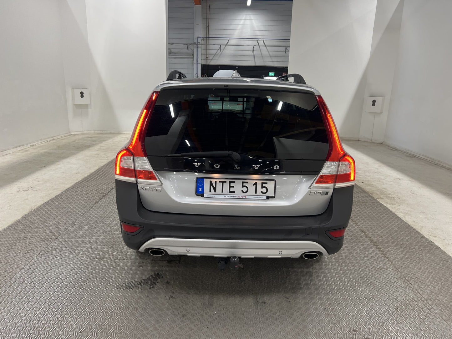 Volvo XC70 D5 AWD 220hk Dynamic VOC Pano Skinn PDC BLIS Drag