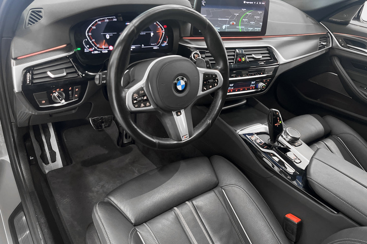 BMW 530d xDrive 286hk Pano H/K Laser Navi Värmare Drag