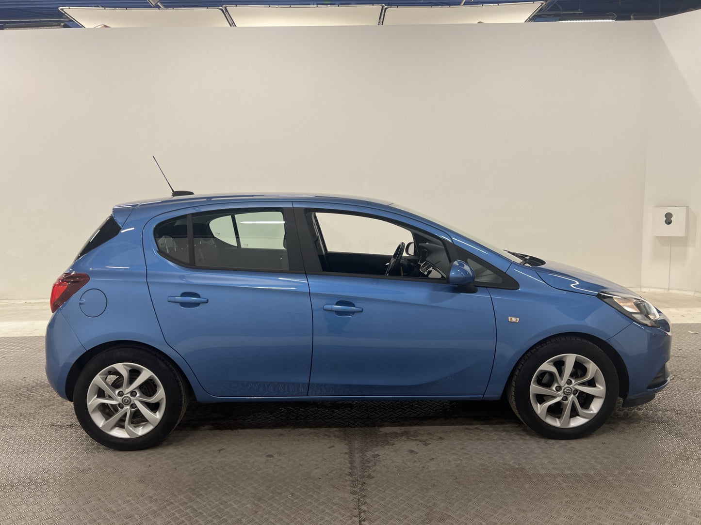 Opel Corsa 1.4 90hk Sensorer Carplay/Auto Rattvärme Välserv