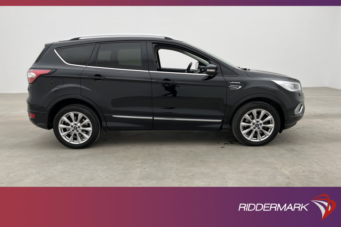 Ford Kuga 2.0 AWD 242hk Vignale Värm Skinn Kamera Navi Drag