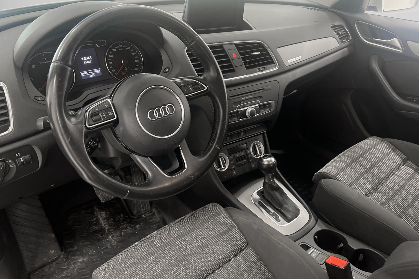 Audi Q3 2.0 TDI 177hk Quattro M-Värmare Dragkrok Välservad