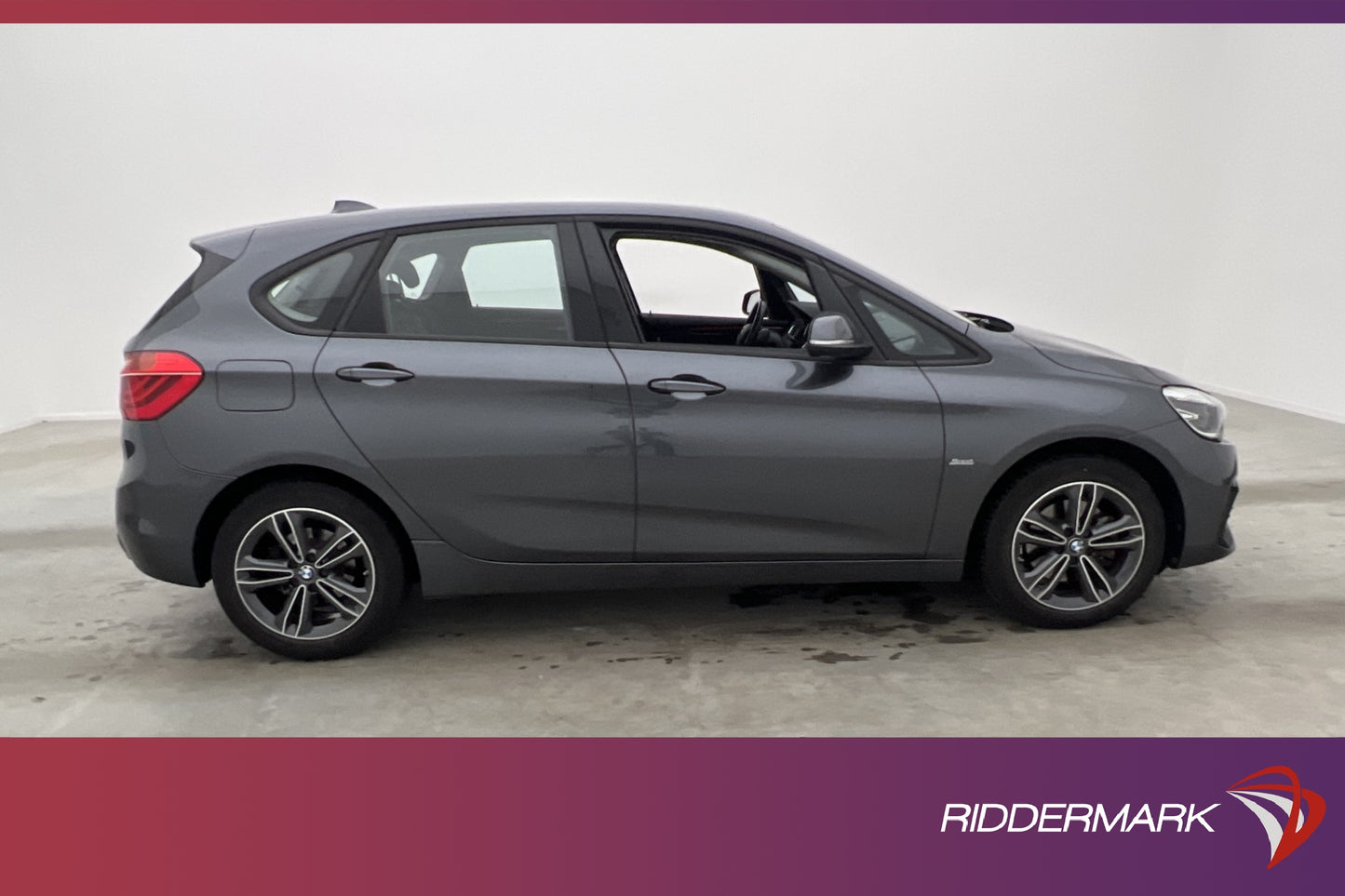 BMW 220 d xDrive Active Tourer Sport line HiFi HUD Navi Drag