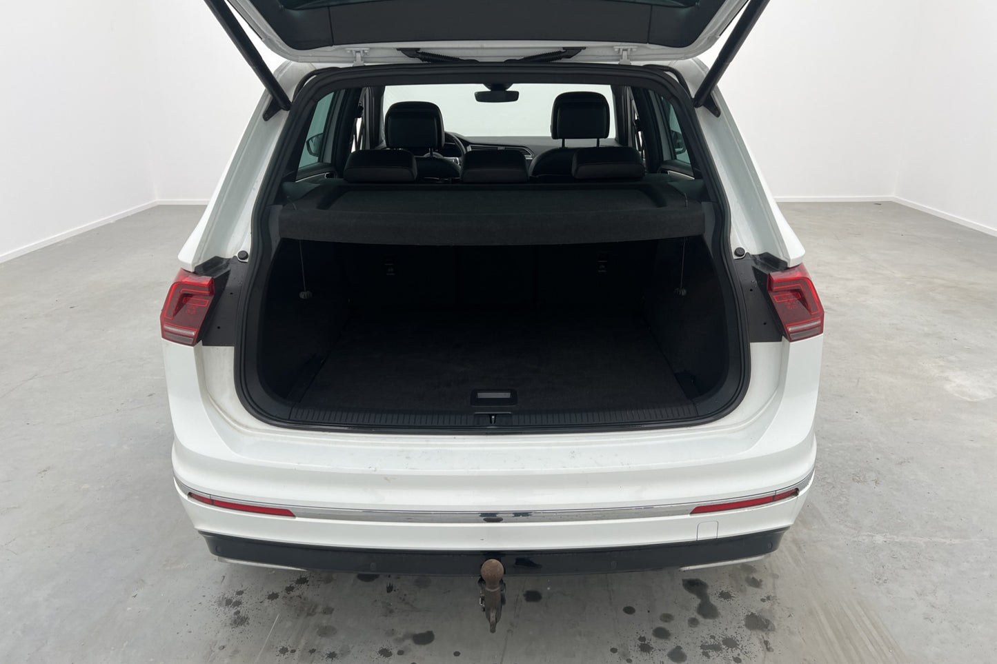 Volkswagen Tiguan 2.0 TSI 220hk 4M R-Line Cockpit Värmare