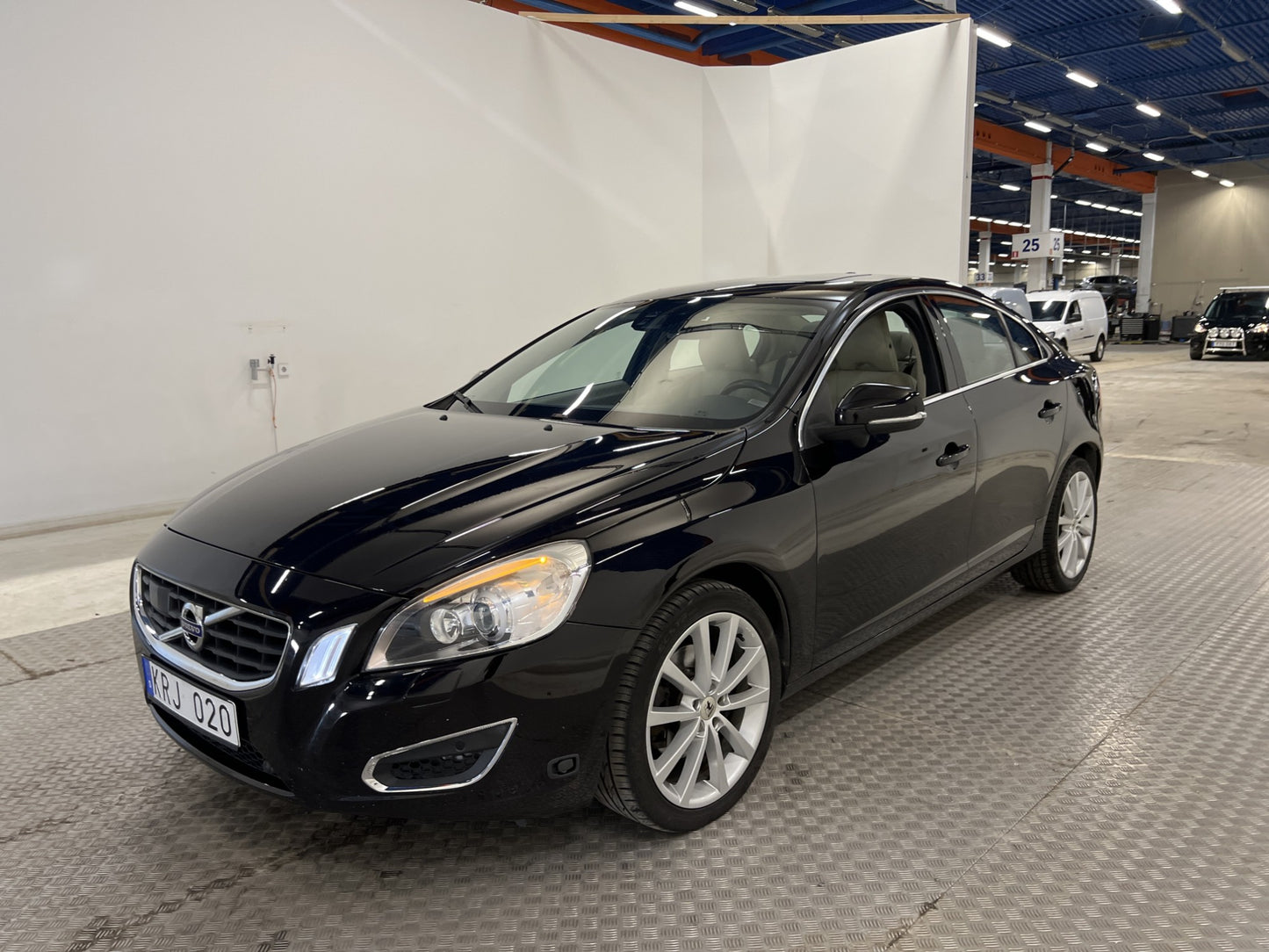 Volvo S60 2.0T 203hk Summum Pano Värmare BLIS Navi Välservad