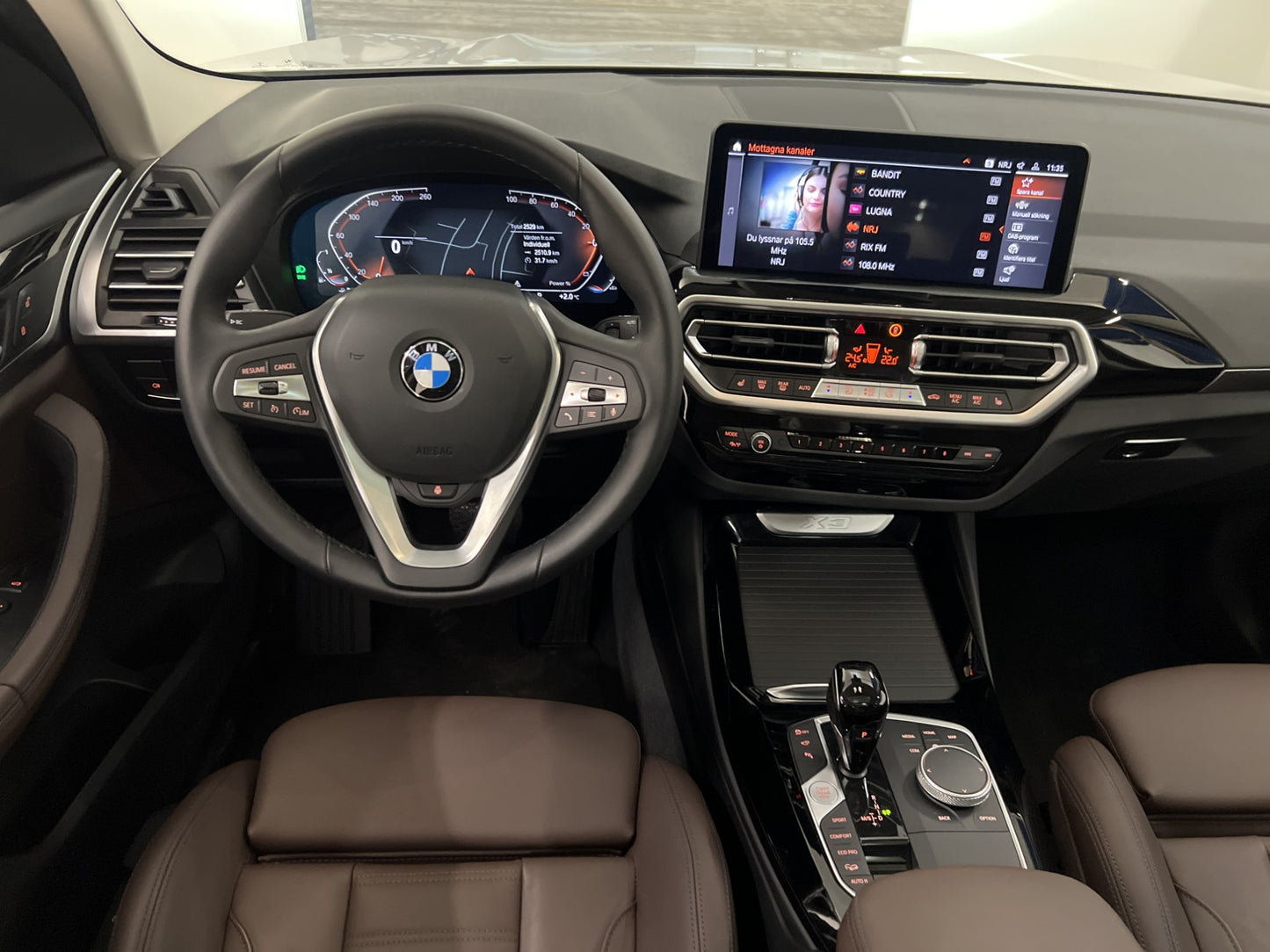 BMW X3 xDrive20i 184hk Pano 360° Skinn Driving-Assist Drag