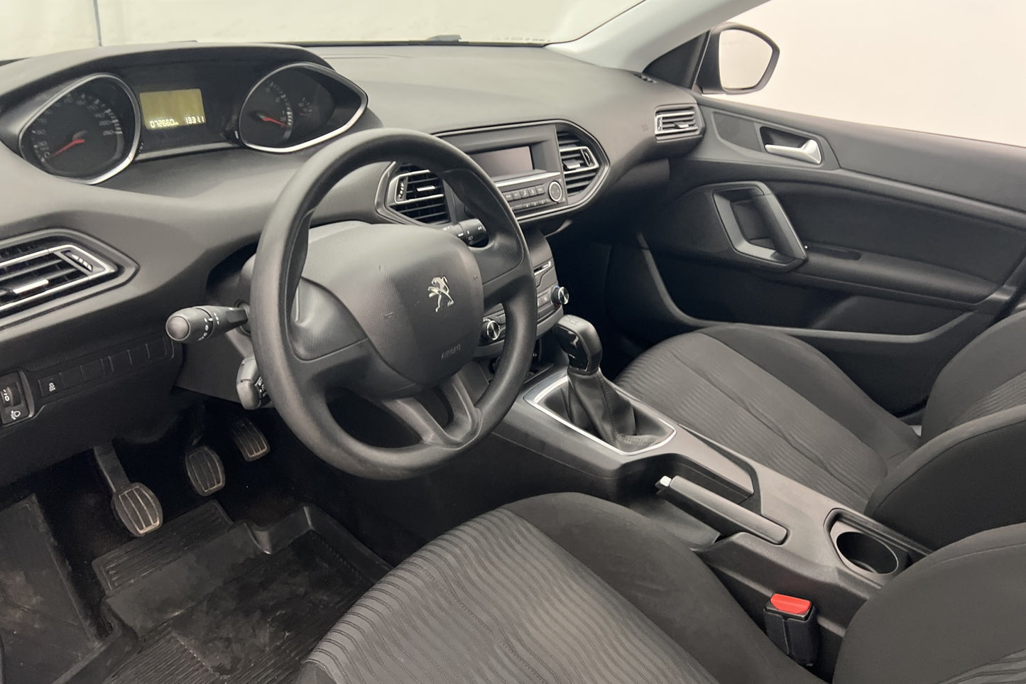 Peugeot 308 1.2 VTi 82hk Access Farthållare Låg-Skatt