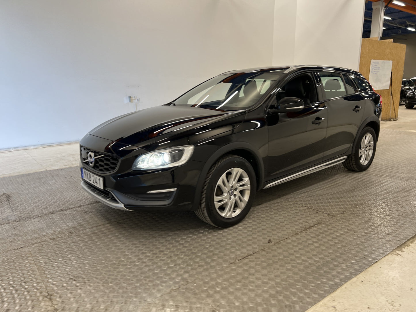 Volvo V60 D4 Cross Country  VOC D-värm T-lucka Skinn Keyless