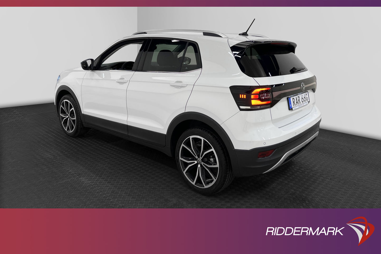 Volkswagen T-Cross GT TSI 110hk Plus CarPlay Sensorer MOMS