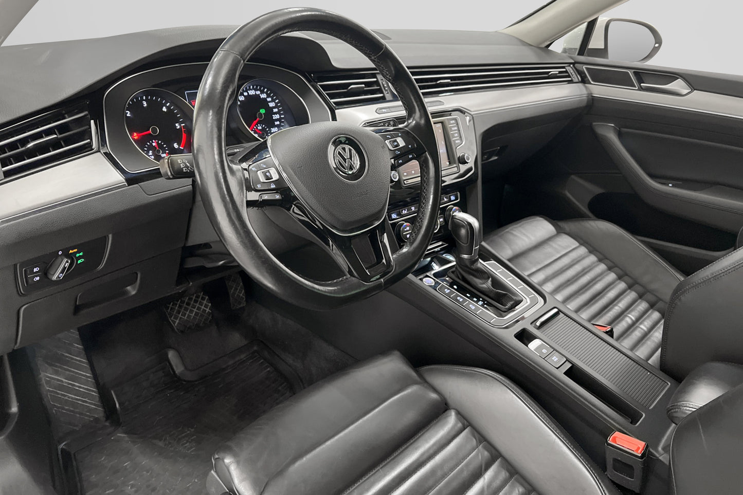 Volkswagen Passat 4M 190hk Executive Värmare Skinn B-Kamera