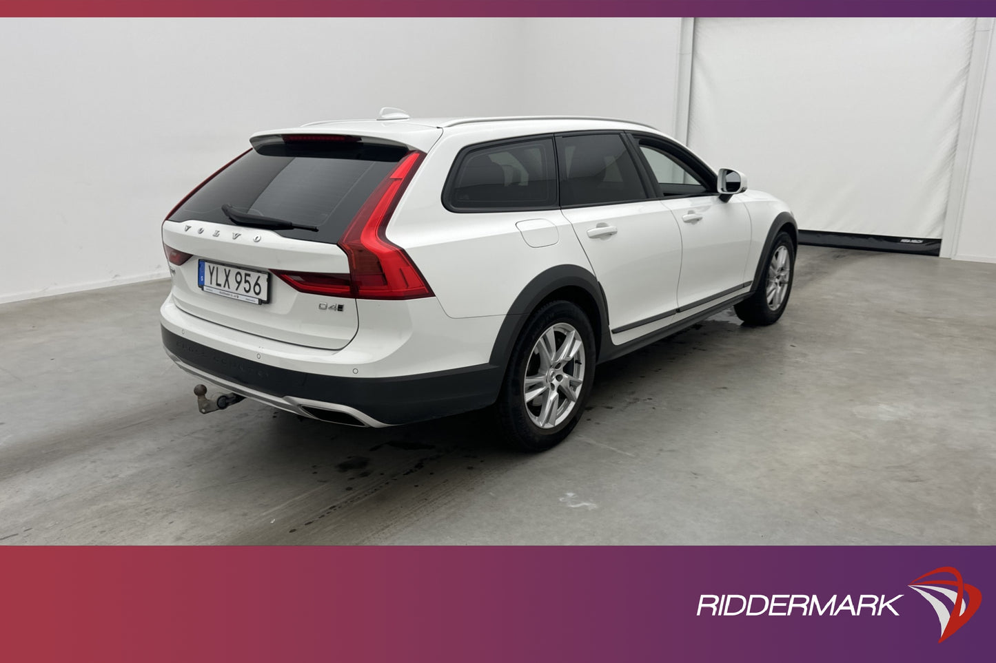 Volvo V90 Cross Country D4 AWD Momentum VOC D-Värmare Drag