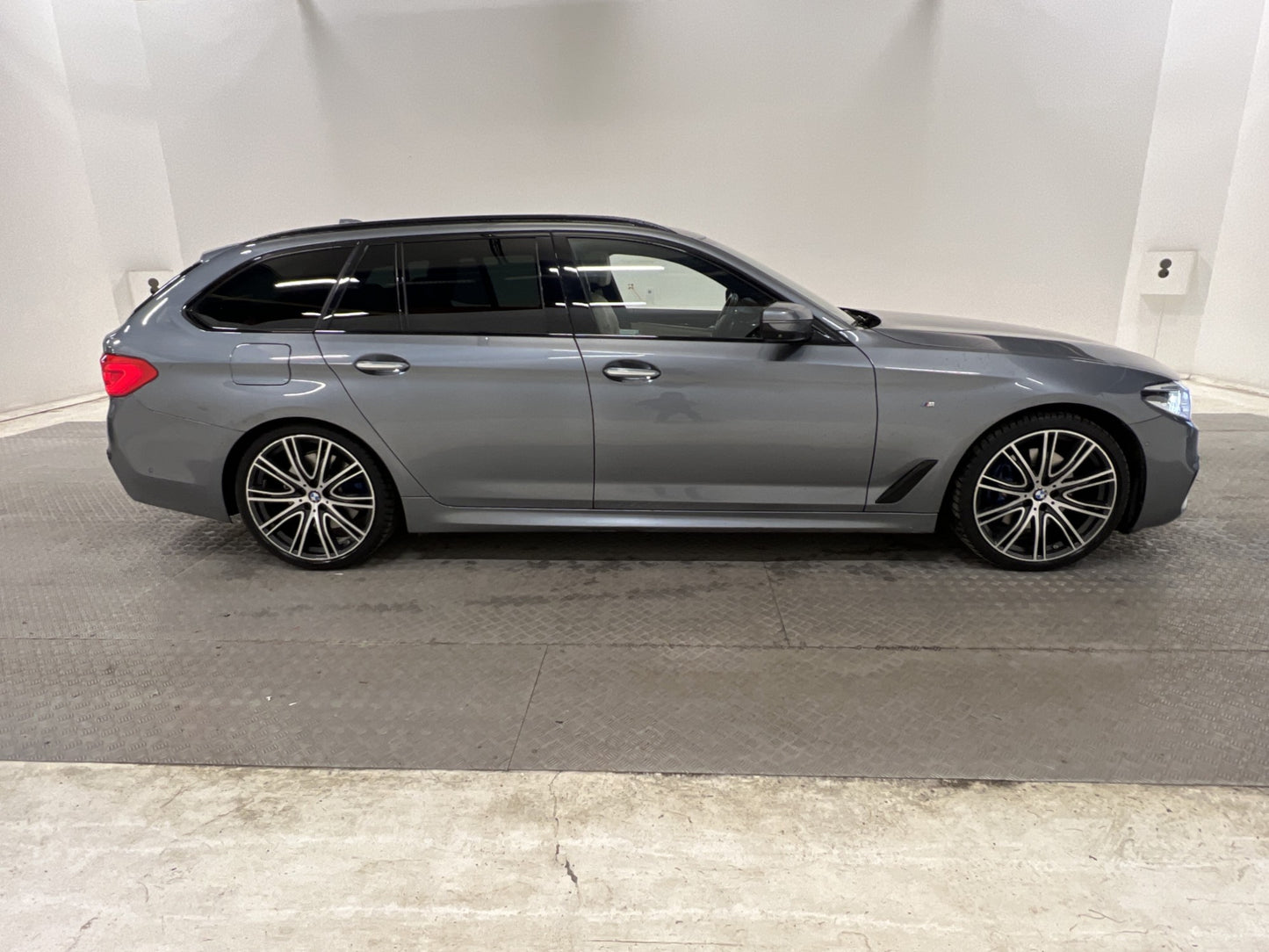 BMW 530d xDrive 265hk M Sport Innovation Pano B&W 360° Drag