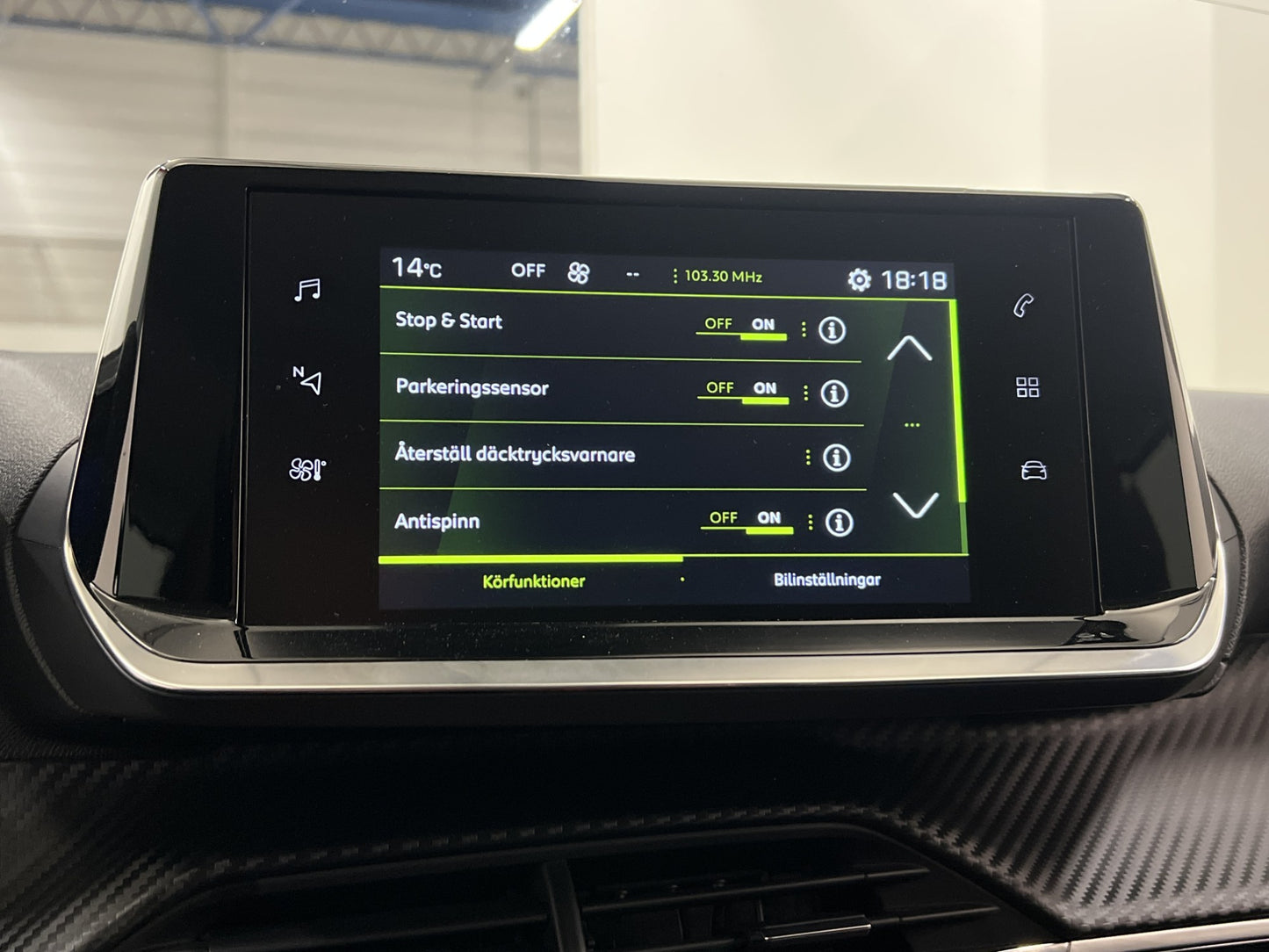 Peugeot 2008 1.2 PureTech EAT 130hk Allure Kamera Carplay