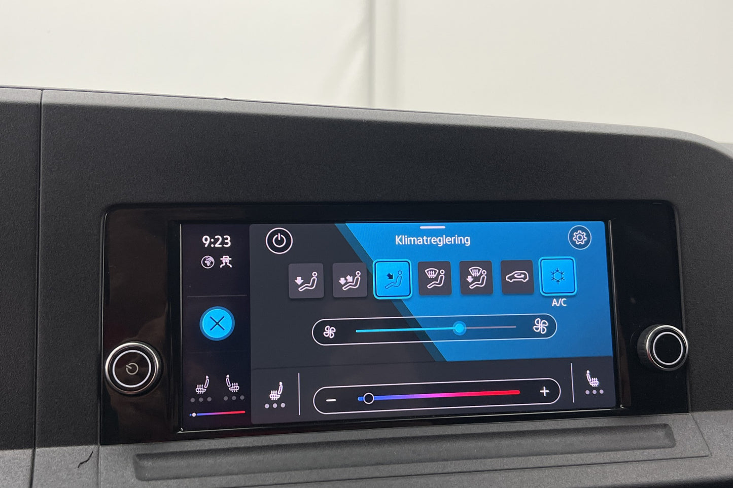 Volkswagen Caddy Värmare Dragkrok B-Kamera CarPlay Moms