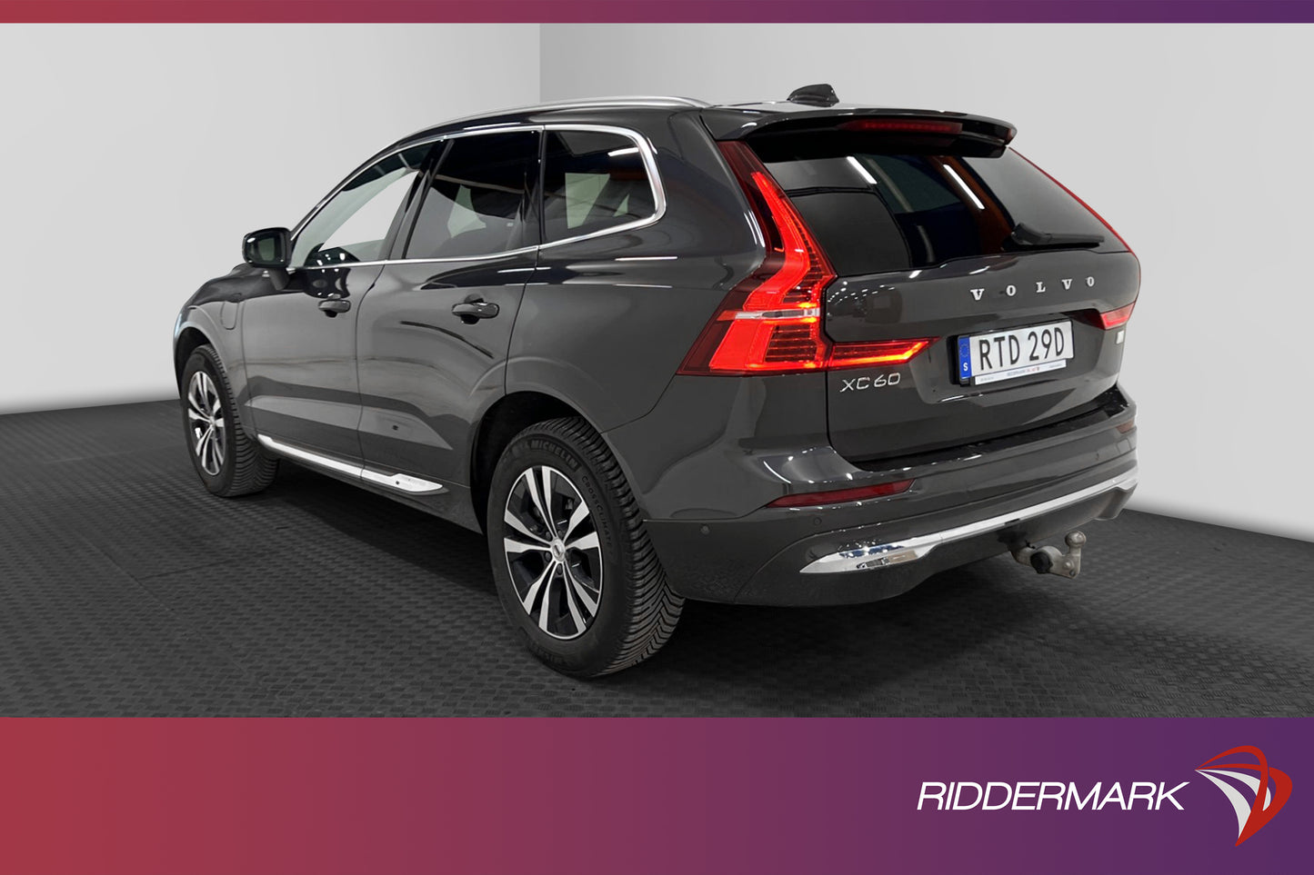 Volvo XC60 T6 AWD Recharge 397hk Plus Bright 360° Drag MOMS