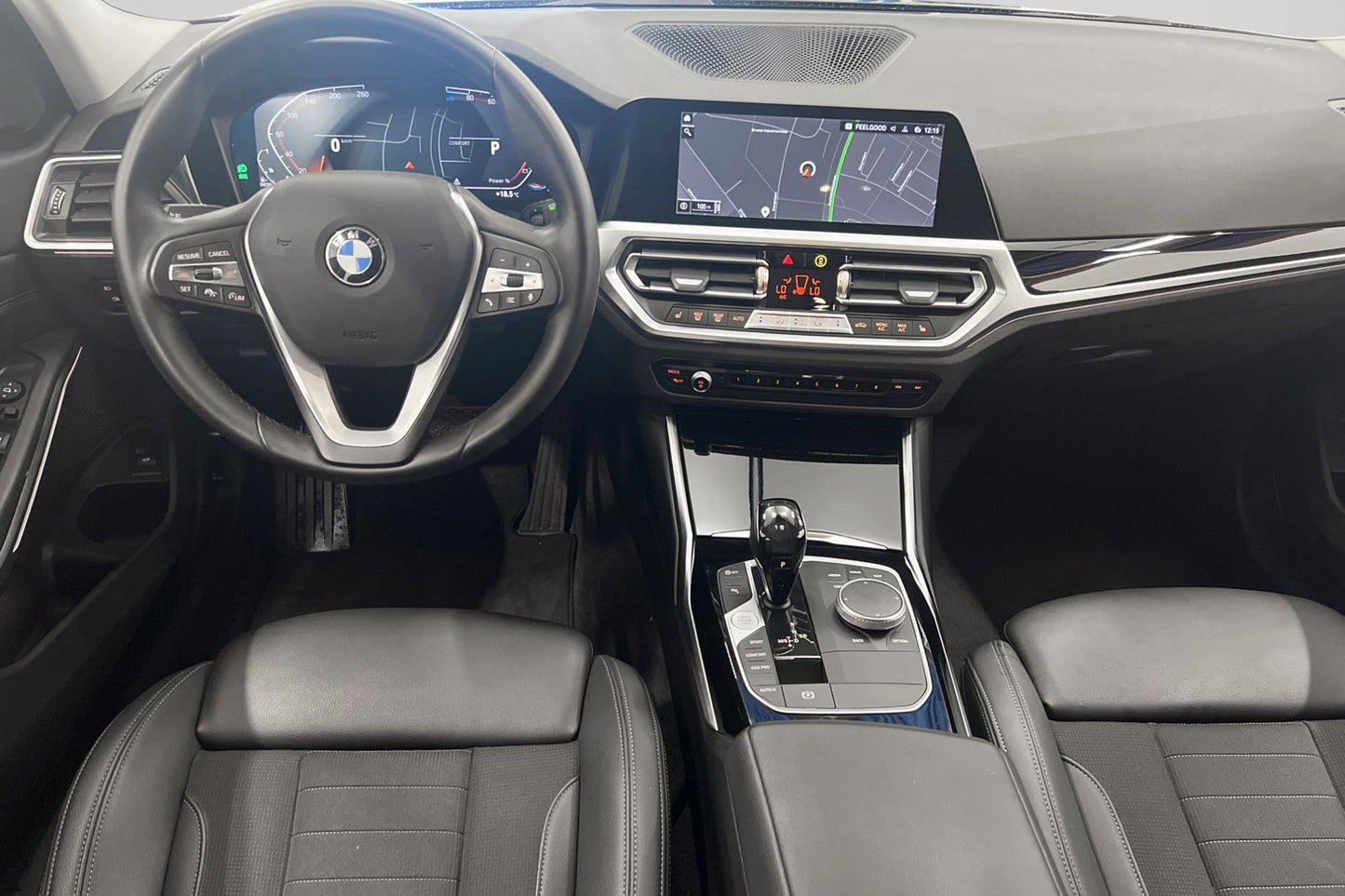 BMW 320d xDrive 190hk Cockpit Navi P-Sensorer Drag