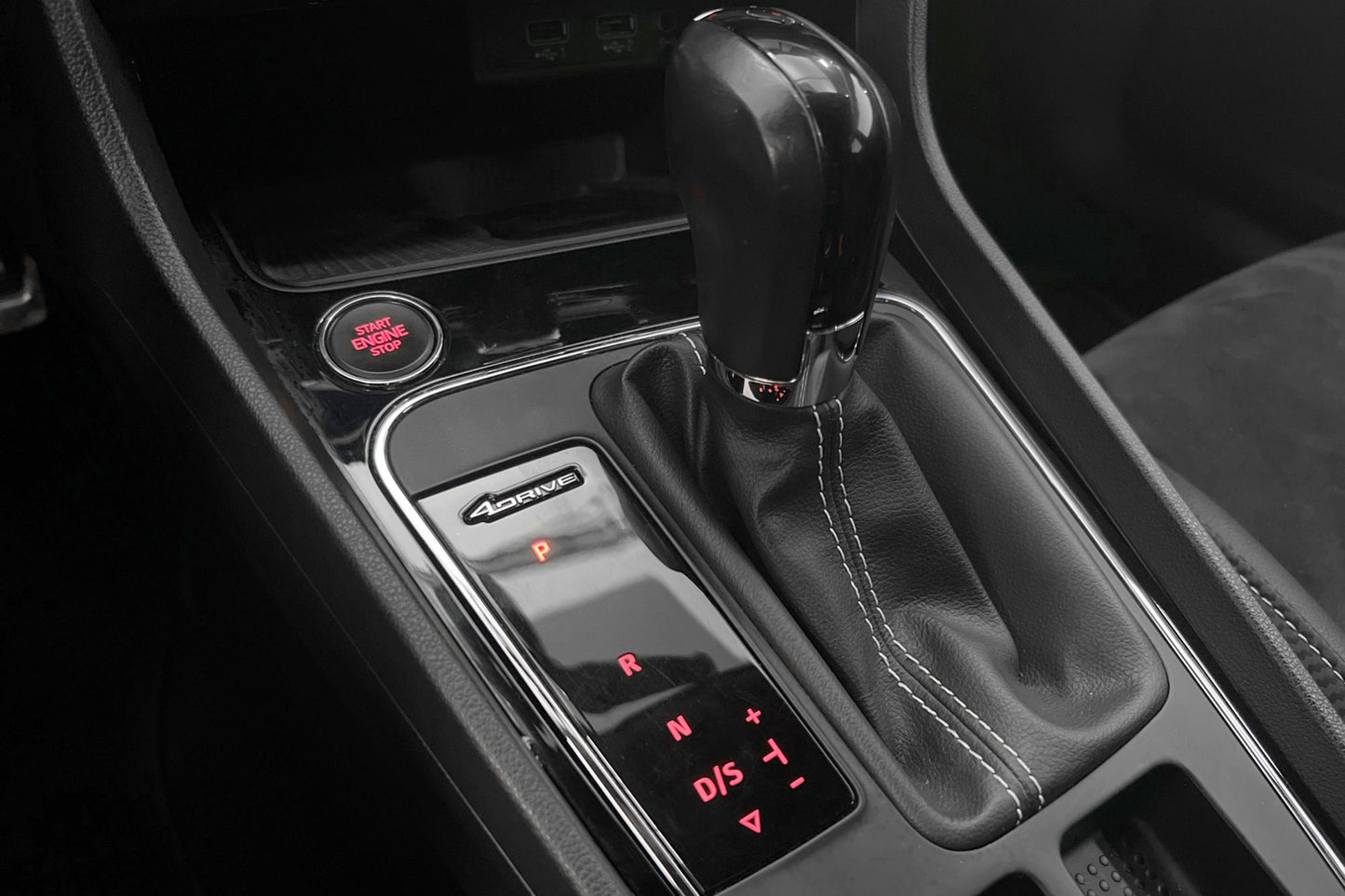 SEAT Leon Cupra ST 2.0 4Drive 300hk Cockpit Carplay Beats