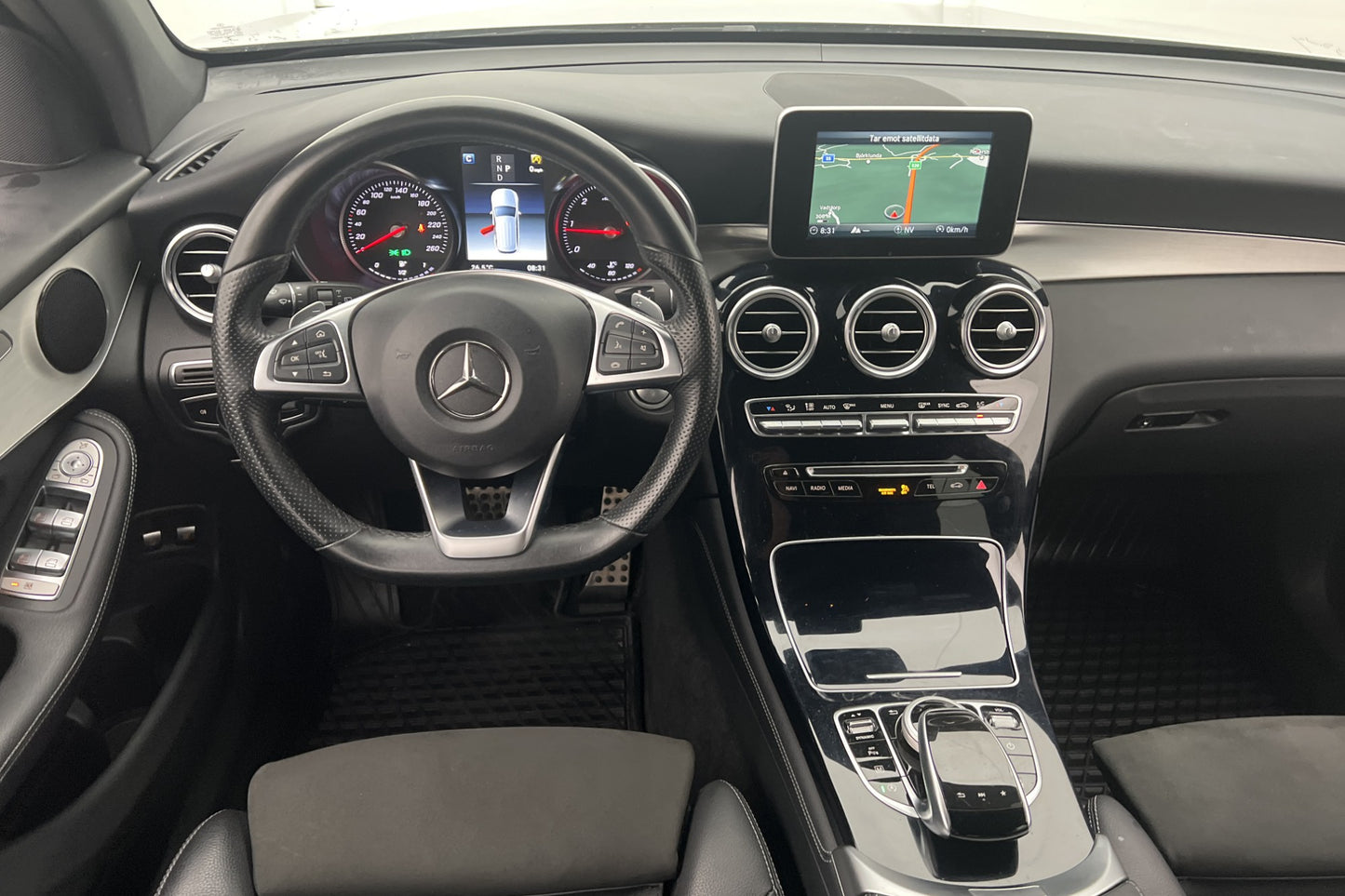 Mercedes-Benz GLC 220 d 4M 170hk AMG Kamera CarPlay Drag GPS