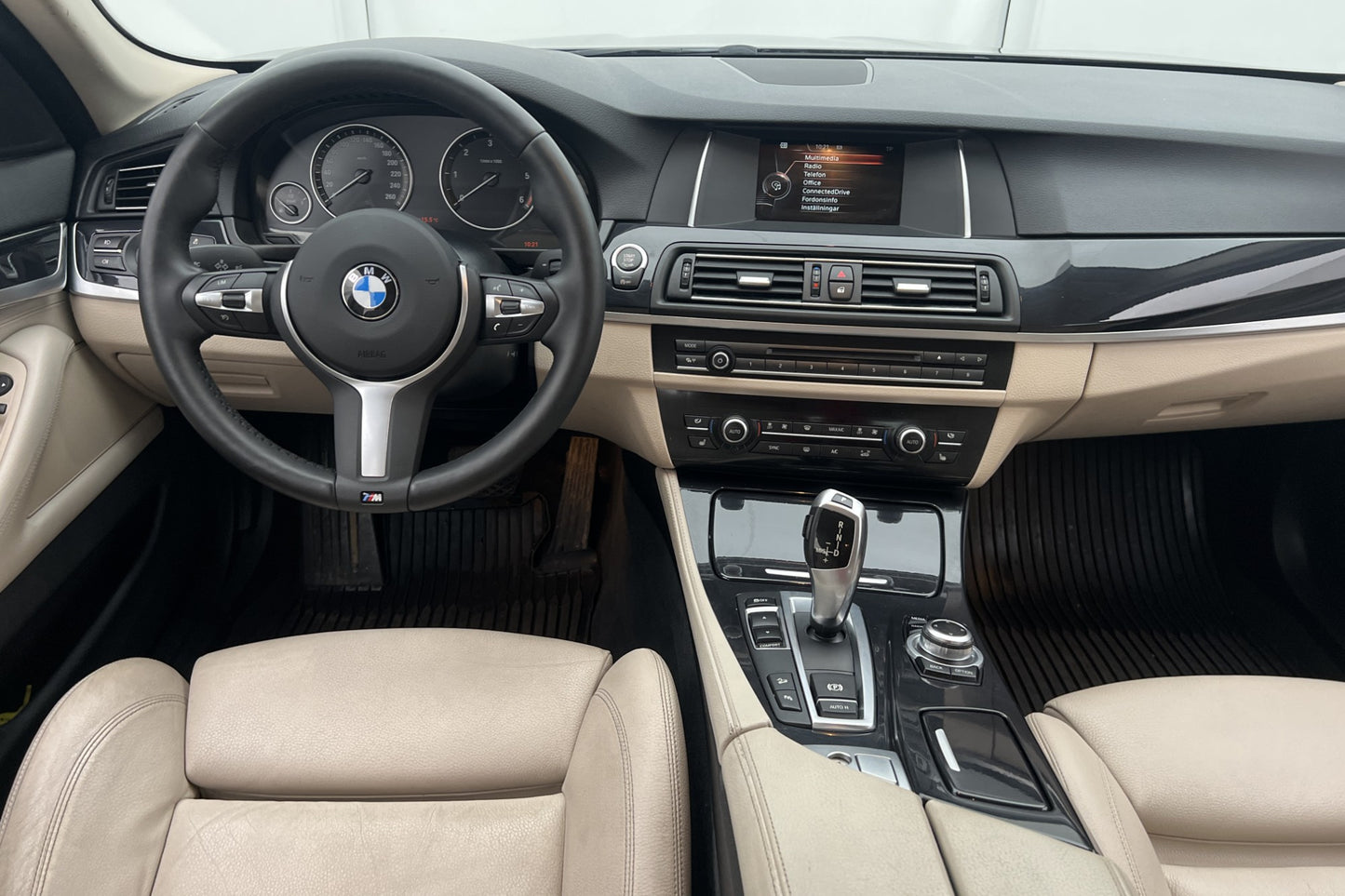 BMW 520 d xDrive Touring M Sport-Ratt Skinn Elstolar Drag