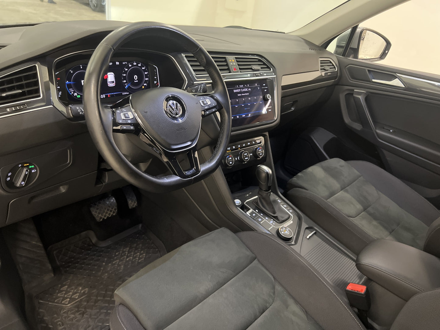 Volkswagen Tiguan Allspace 4M 200hk R-line Värmare Cockpit