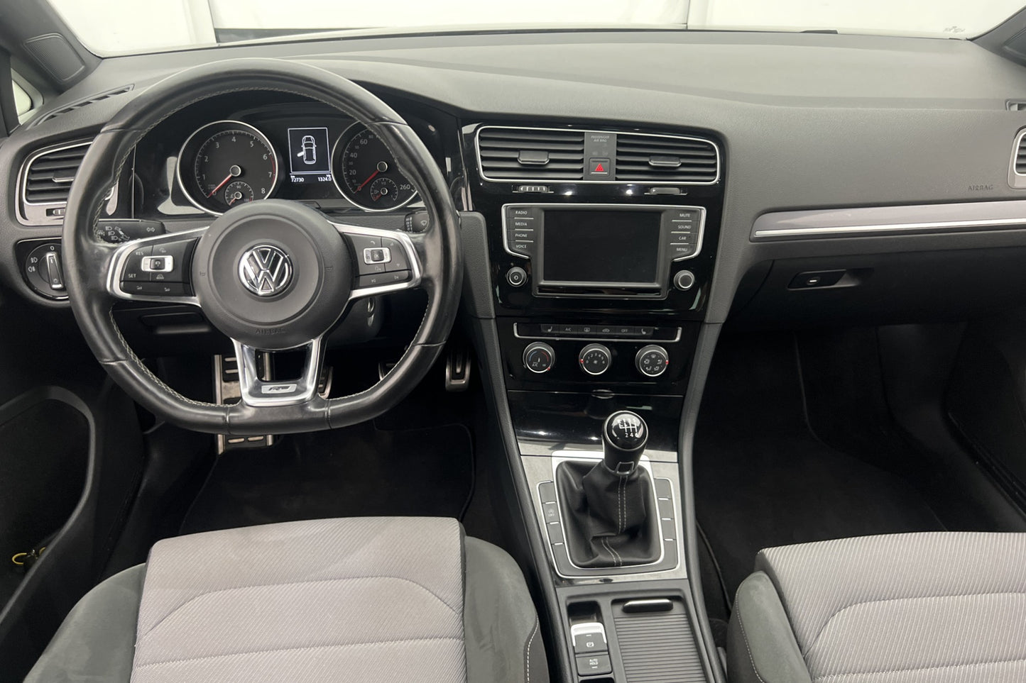 Volkswagen Golf 1.4 TSI 150hk R-Line CarPlay Adaptiv-Fart