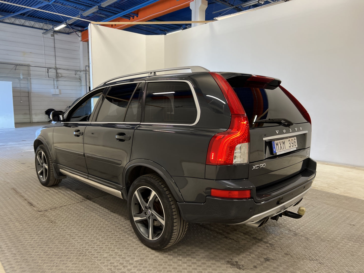 Volvo XC90 D5 AWD 200hk 7-Sits R-Design Skinn Drag