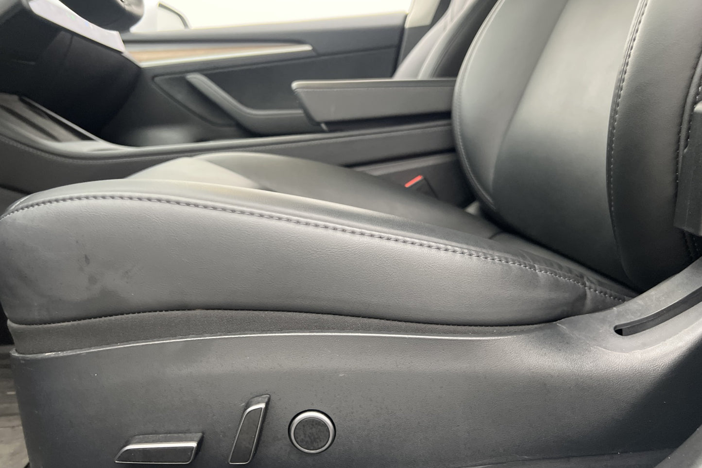 Tesla Model 3 Standard Range Plus 325hk Autopilot Dragkrok