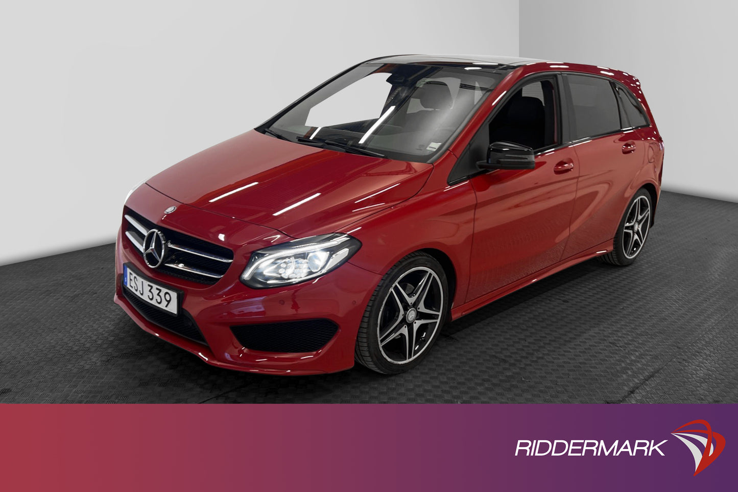 Mercedes-Benz B 200  4M AMG D-värm H/K Pano Skinn B-kamera