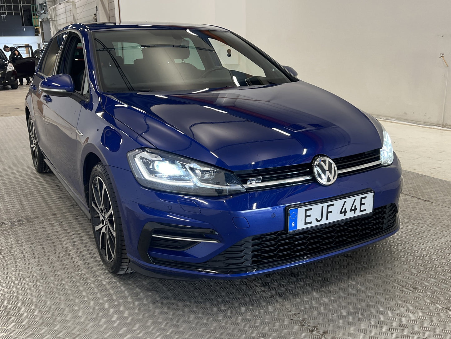 Volkswagen Golf 1.5 TSI 150hk R-line Cockpit Xenon 0.43L/Mil