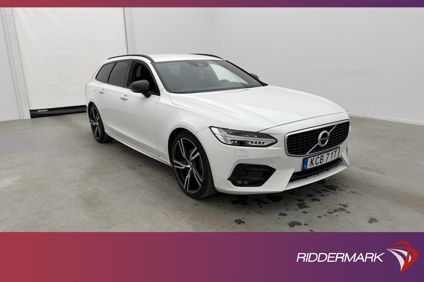 Volvo V90 D3e 150hk R-Design VOC Värm CarPlay Sensorer Drag