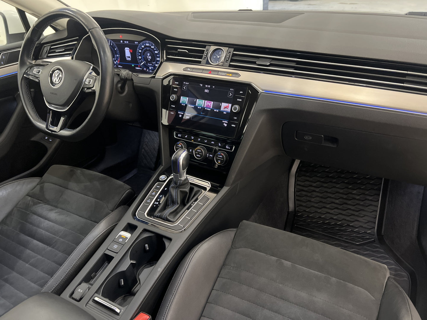 Volkswagen Passat GTE 218hk Cockpit Värmare Kamera Drag