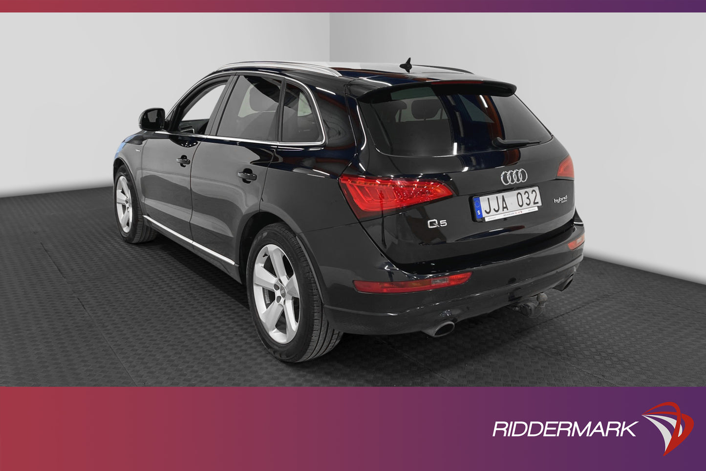 Audi Q5 2.0TFSI hybrid 245hk Quattro Skinn B&O Kamera M-värm