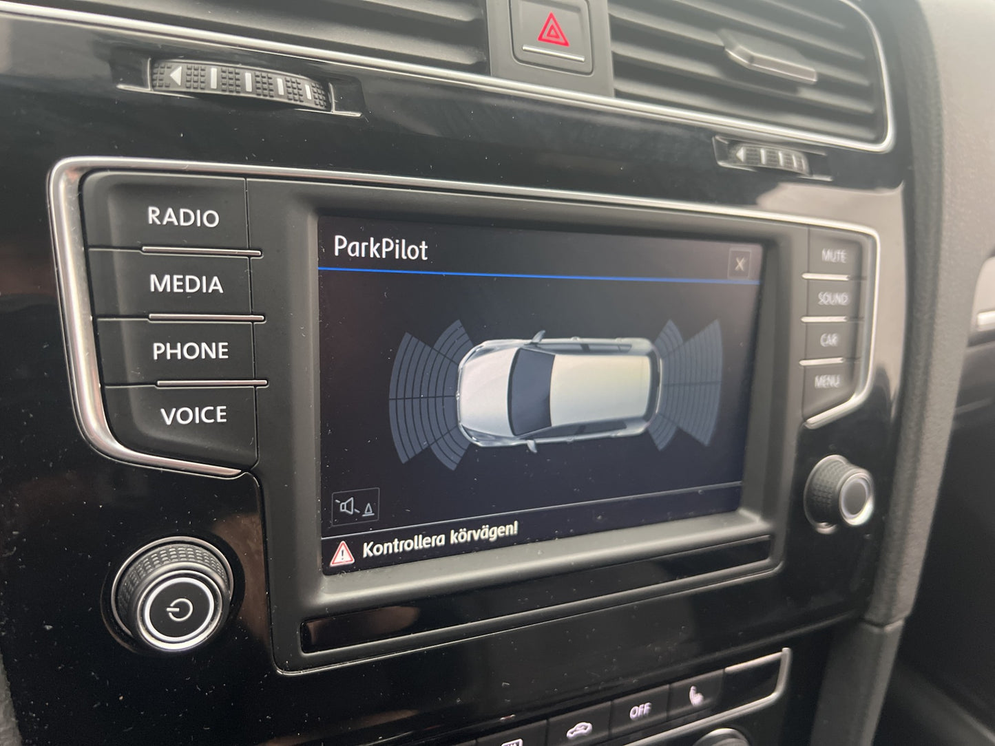 Volkswagen Golf TSI 150hk R-Line Highline Plus Värm Carplay