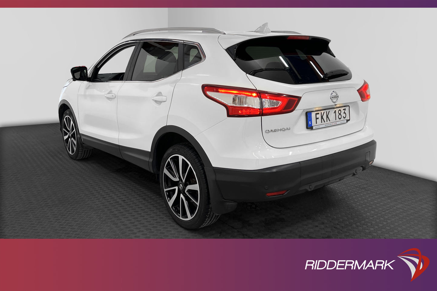 Nissan Qashqai 1.6 dCi 130hk Tekna Pano 360º Kamera Navi