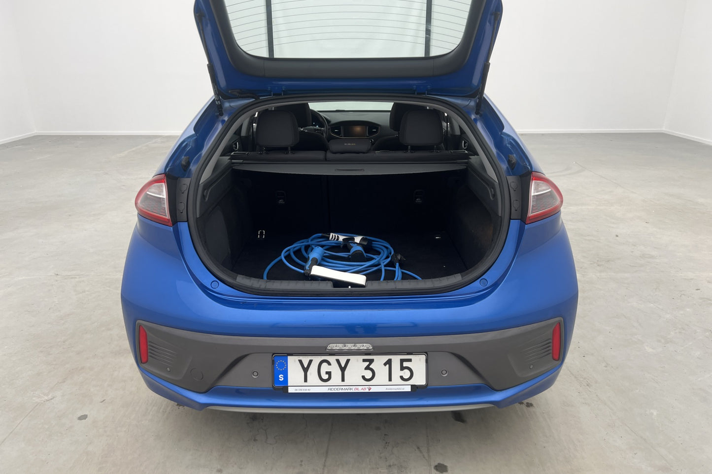 Hyundai IONIQ 28 kWh 120hk Premium Backkamera Rattvärme