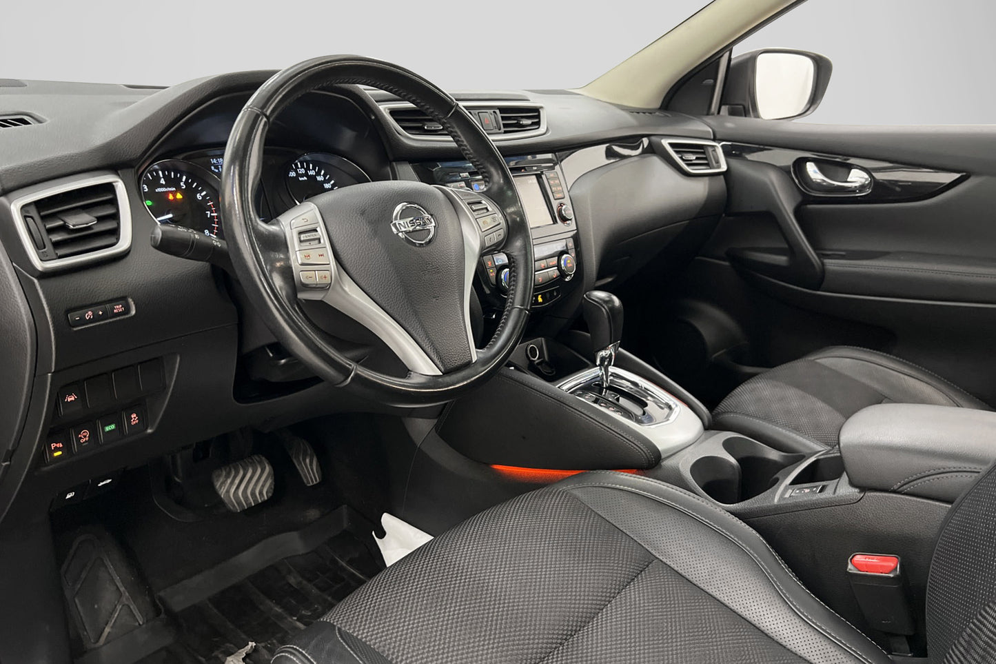 Nissan Qashqai 1.2 115hk TEKNA Pano Navi 360° kamera