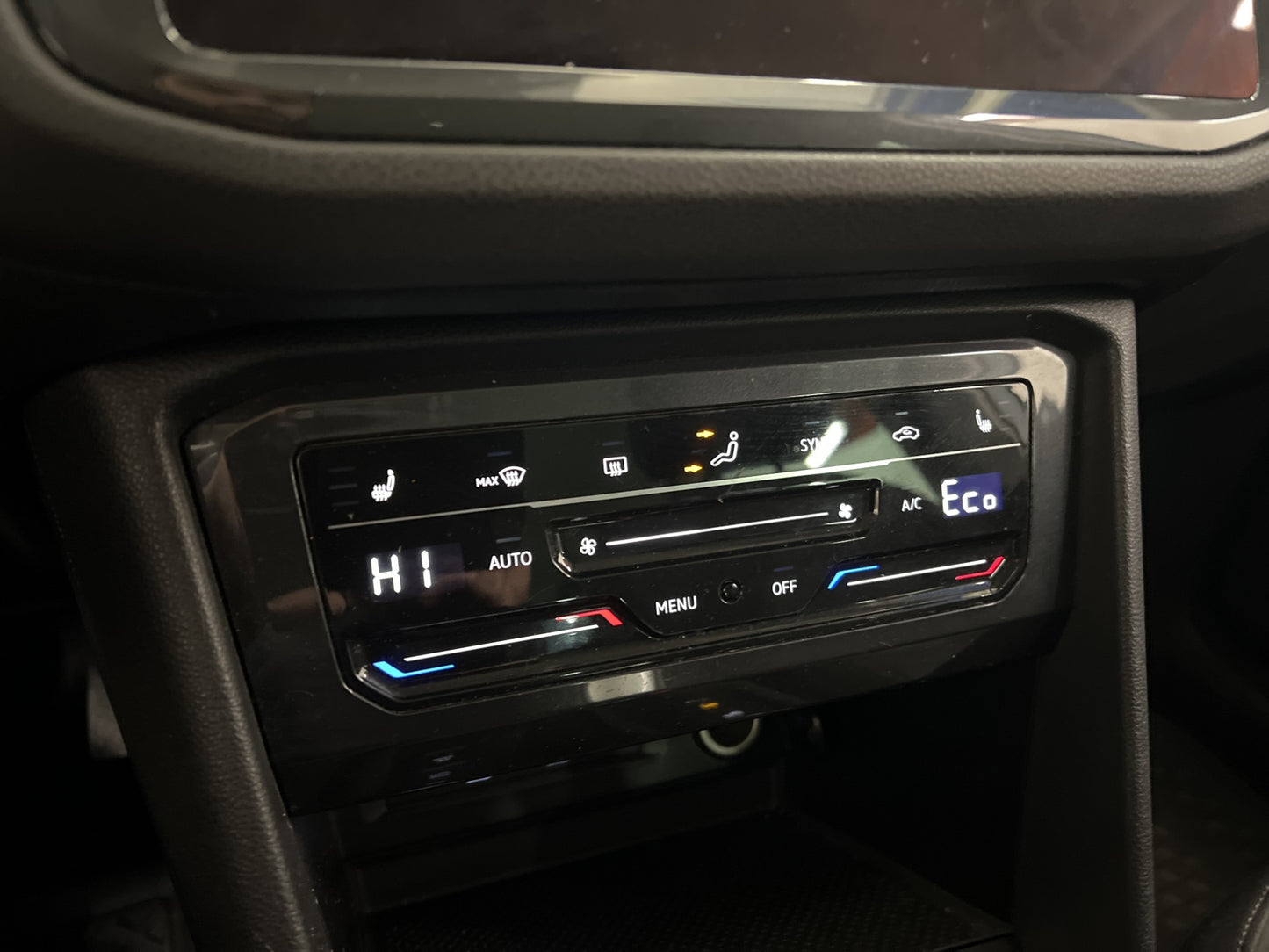 Volkswagen Tiguan eHybrid 245hk Premium Cockpit Värm MOMS