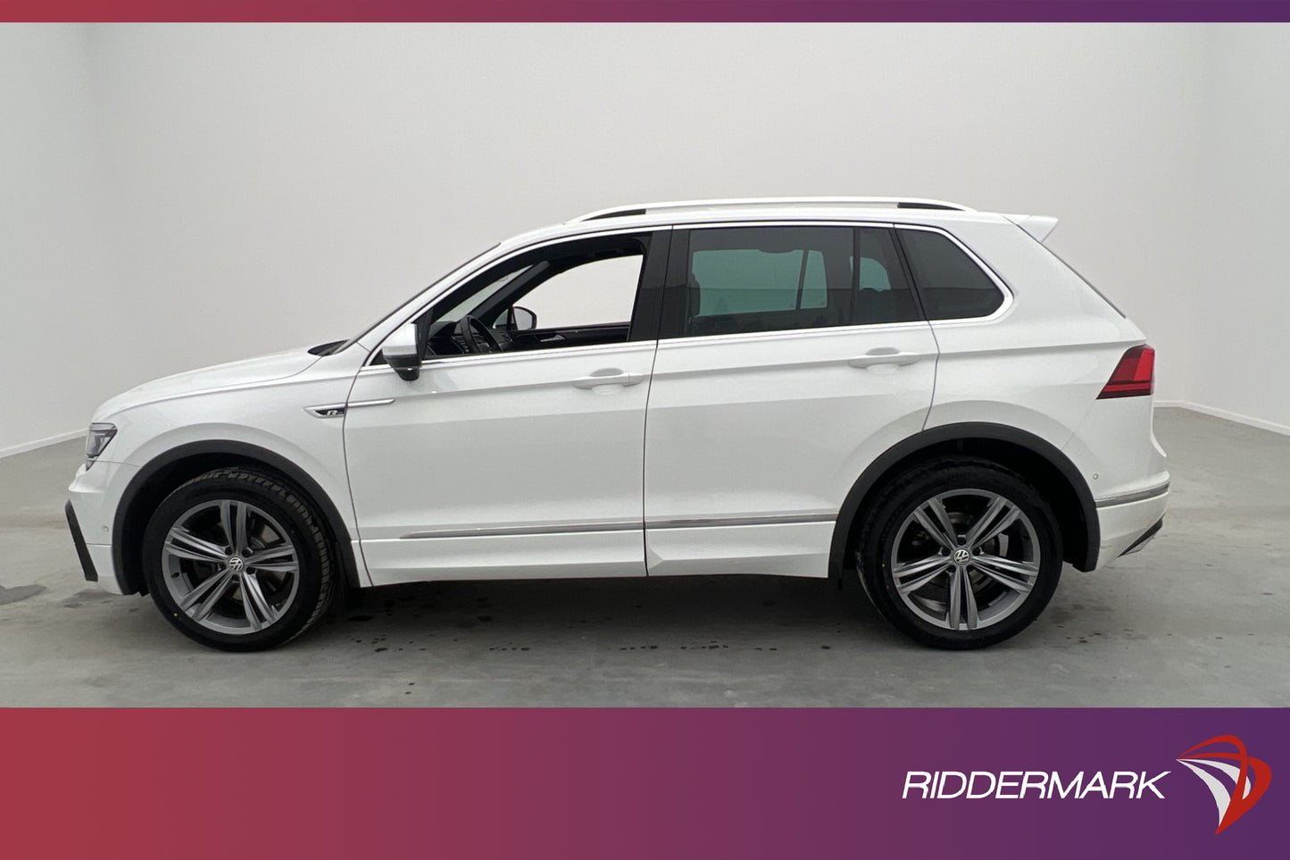 Volkswagen Tiguan 2.0 TSI 220hk 4M R-Line Cockpit Värmare