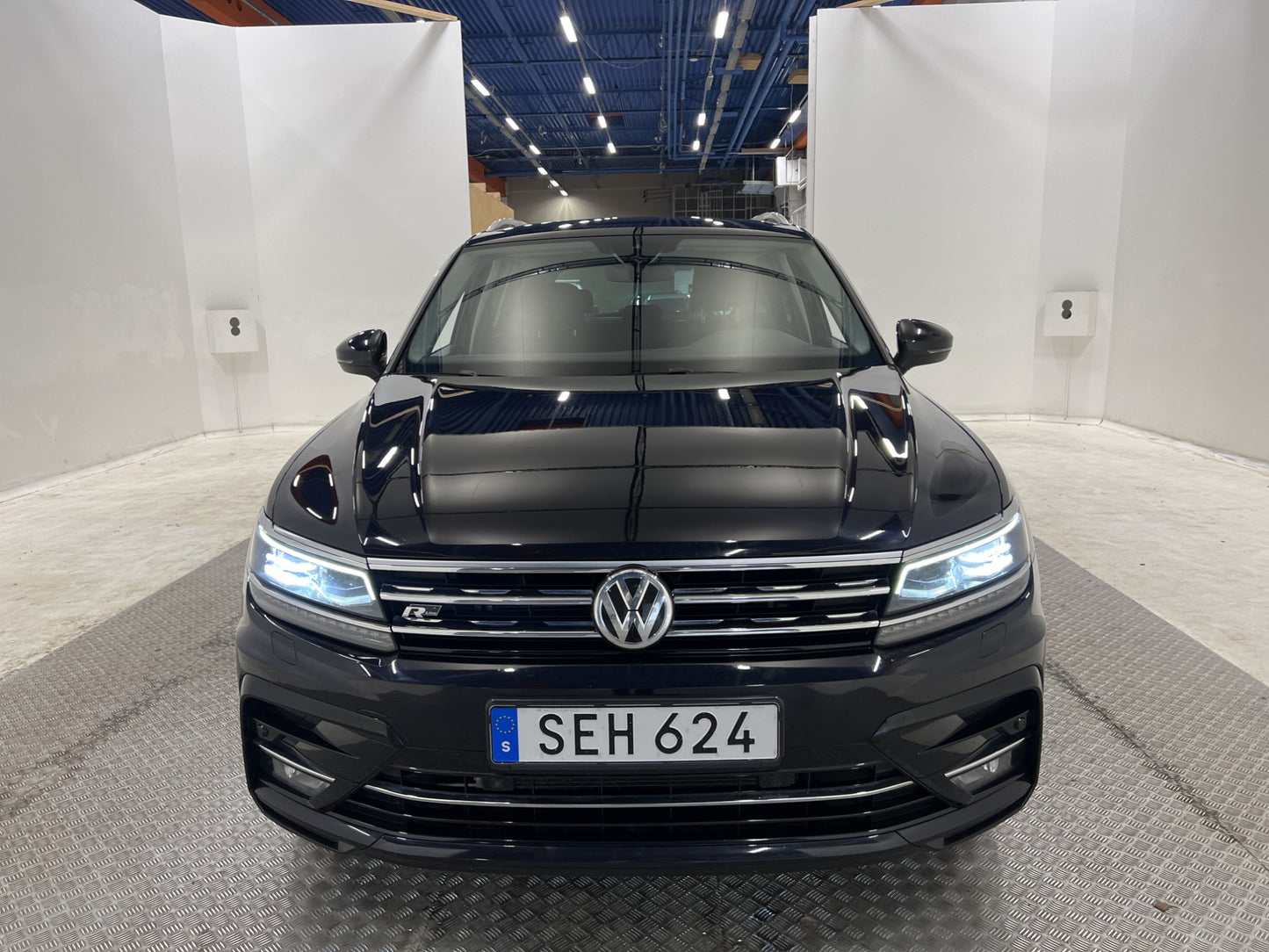 Volkswagen Tiguan 4M 190hk R-Line Cockpit Värmare B-Kam Drag