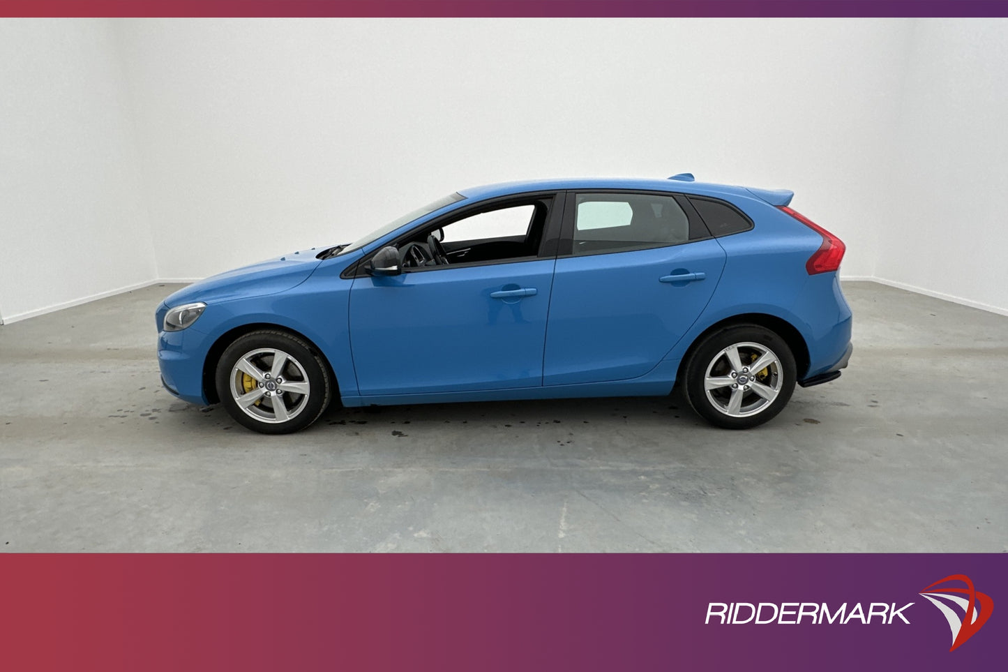 Volvo V40 D4 190hk R-Design Skinn BLIS Sensorer Välservad