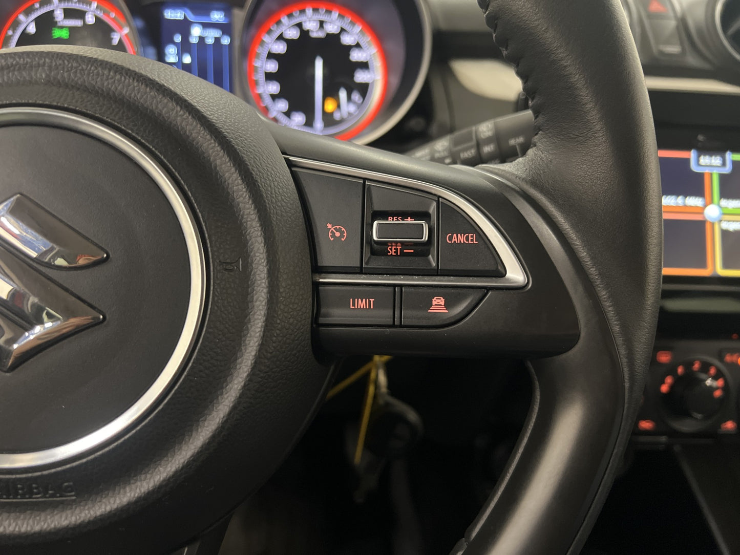 Suzuki Swift Dualjet 90hk GL M-Värm Carplay Kamera Välservad