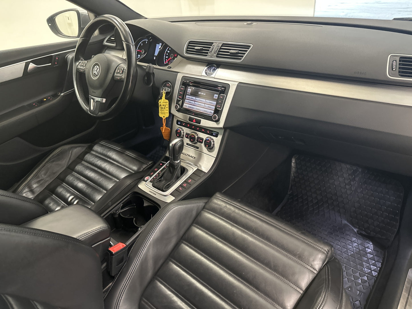 Volkswagen Passat Alltrack 2.0 TDI 4M D-Värm B-Kamera Skinn