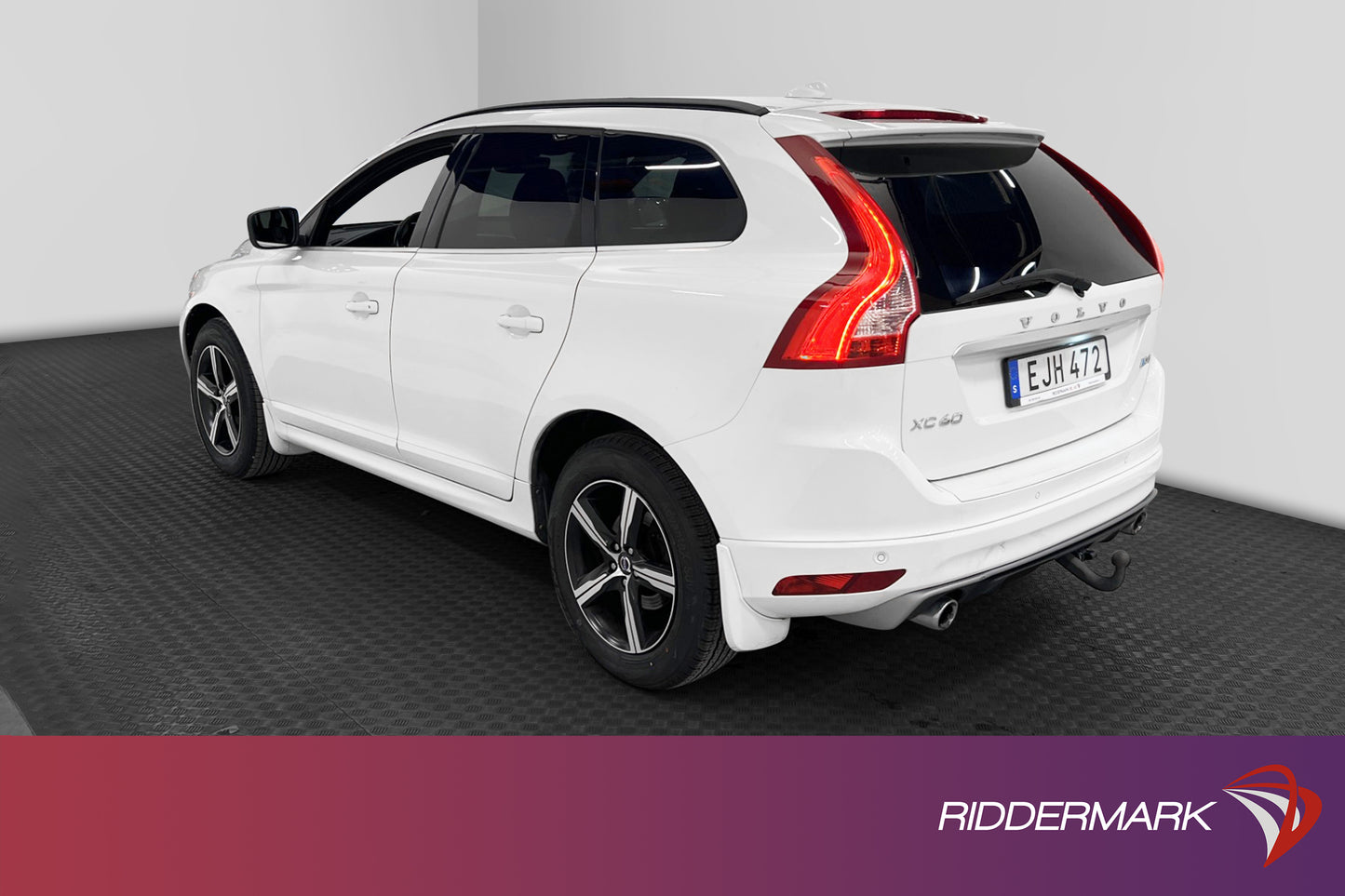 Volvo XC60 D4 R-Design VOC Värmare H/K Pano Drag Navigation