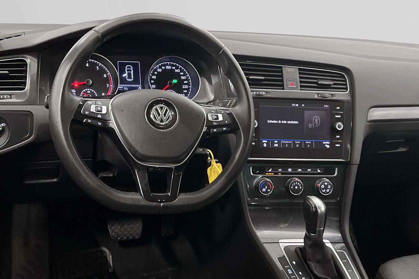 Volkswagen Golf 1.0 110hk R-Line Dynaudio CarPlay Kamera