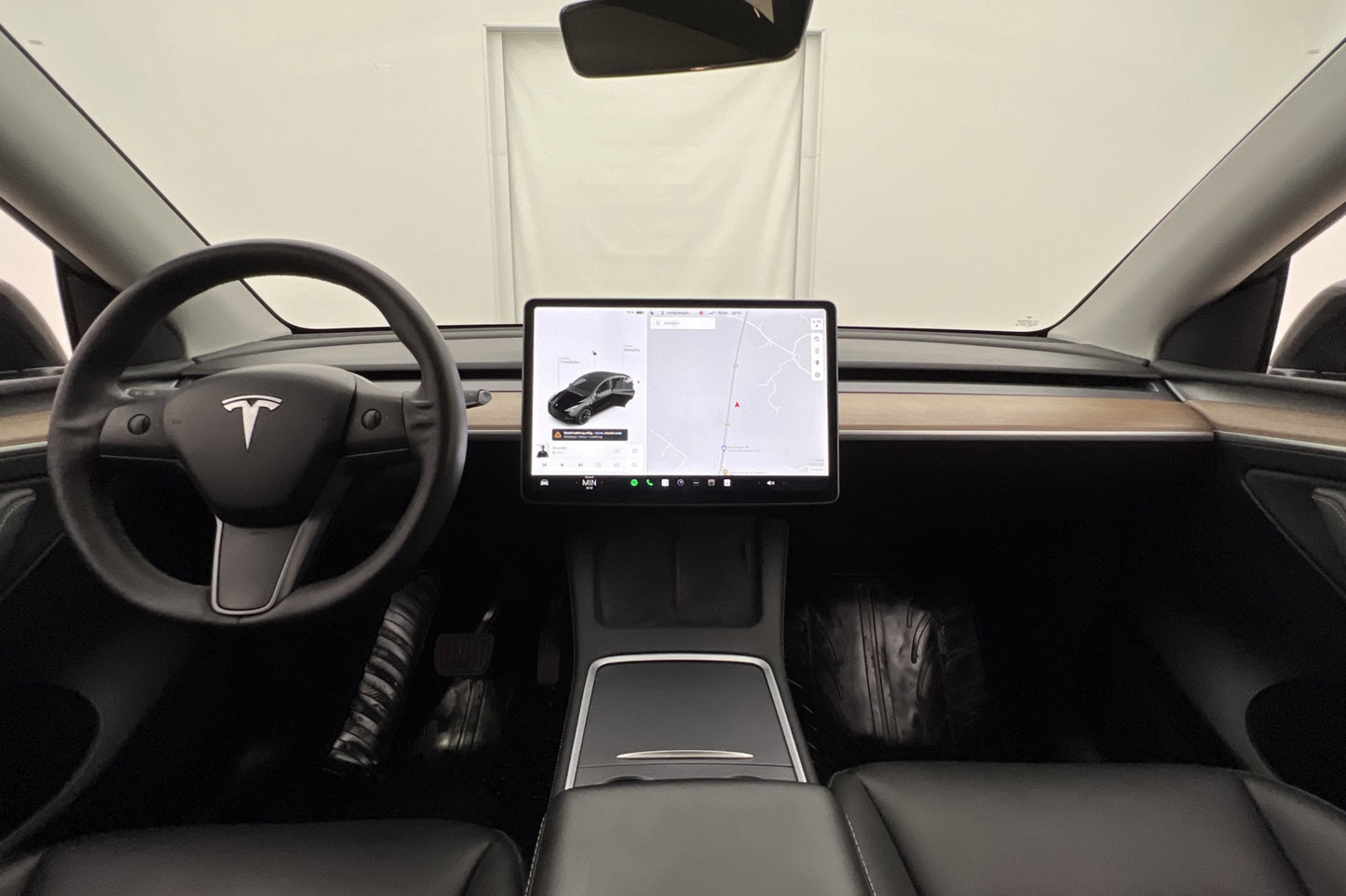 Tesla Model Y Long Range AWD Svensksåld Autopilot