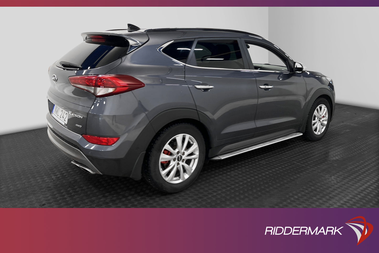 Hyundai Tucson 1.6 T-GDI 4WD Premium Navi Pano B6-kam 177hk