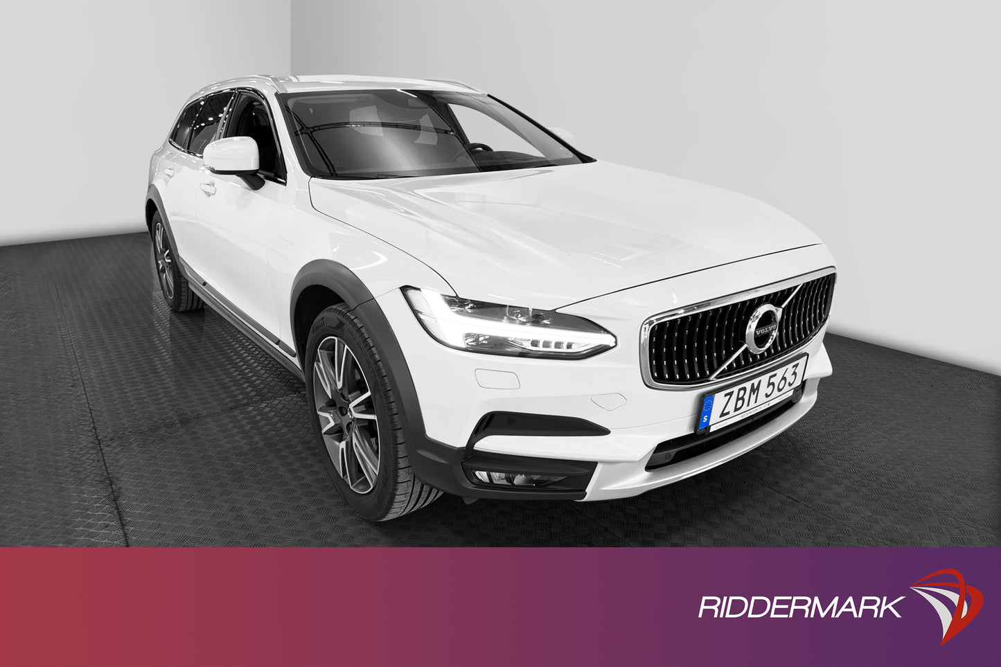 Volvo V90 Cross Country D4 AWD Inscription Pro B&W HUD VOC