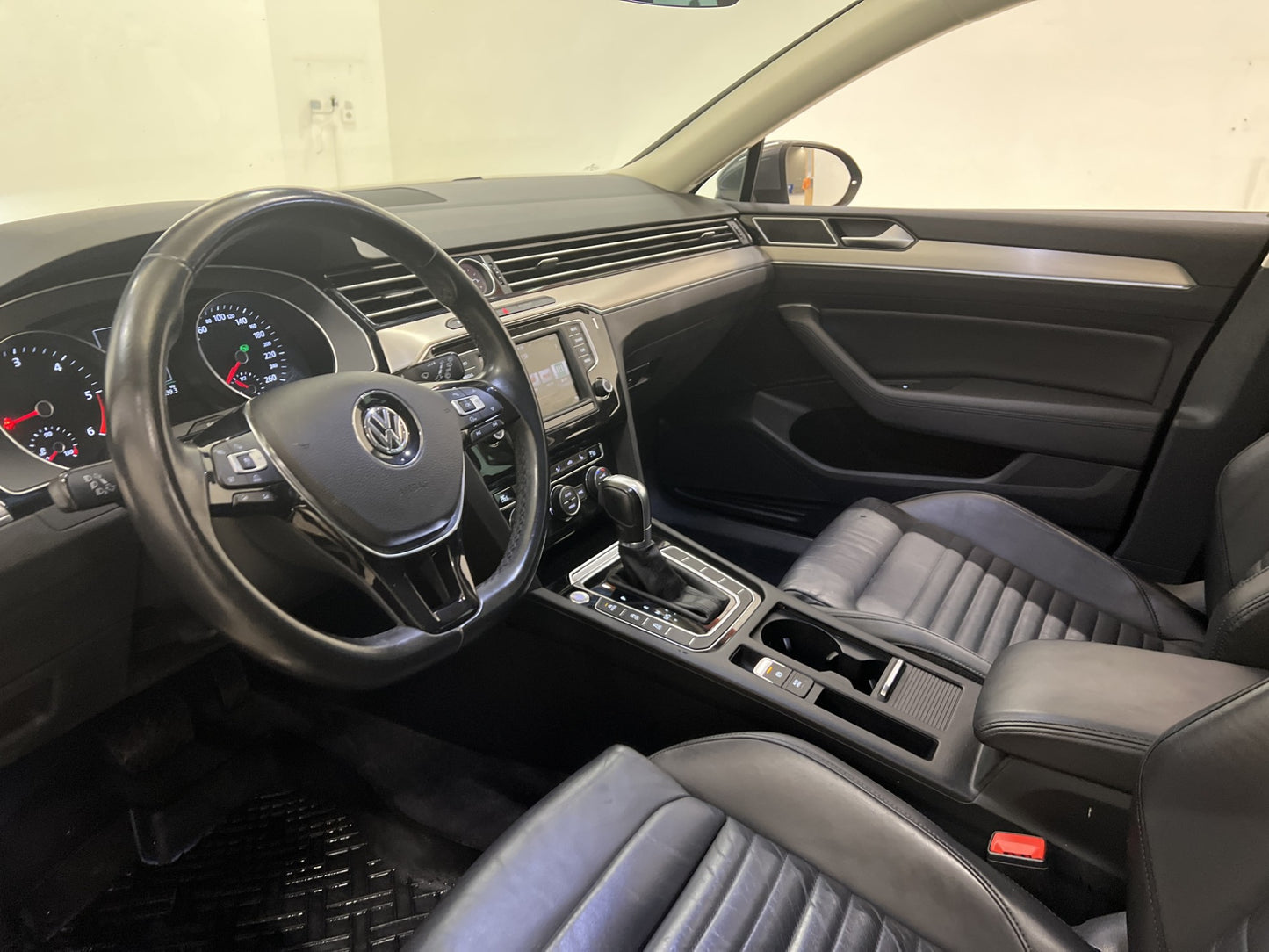 Volkswagen Passat SC 2.0 TDI Drag B-kamera D-värme PDC 190hk