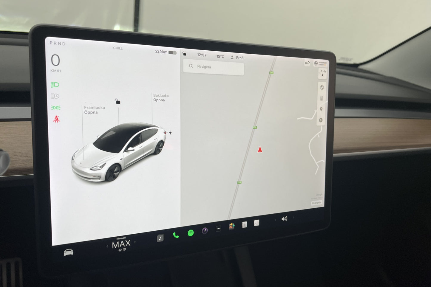 Tesla Model 3 Standrad Range Plus 325hk En-Brukare Autopilot