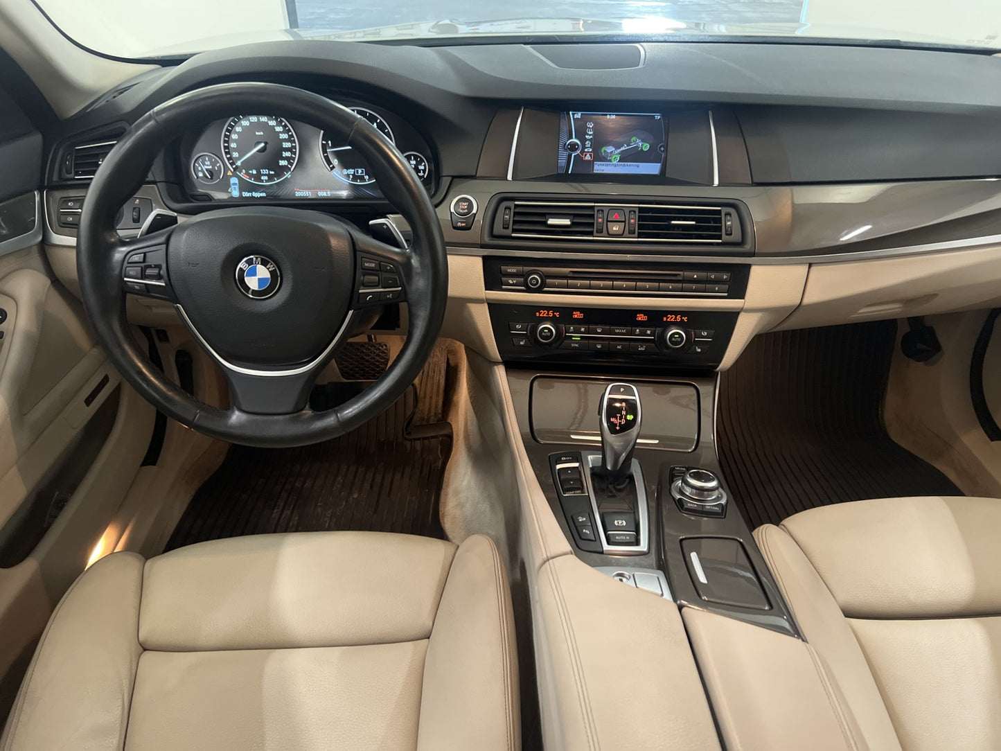 BMW 535d xDrive 313hk Modern Line Rattvärme Komfortstol Drag