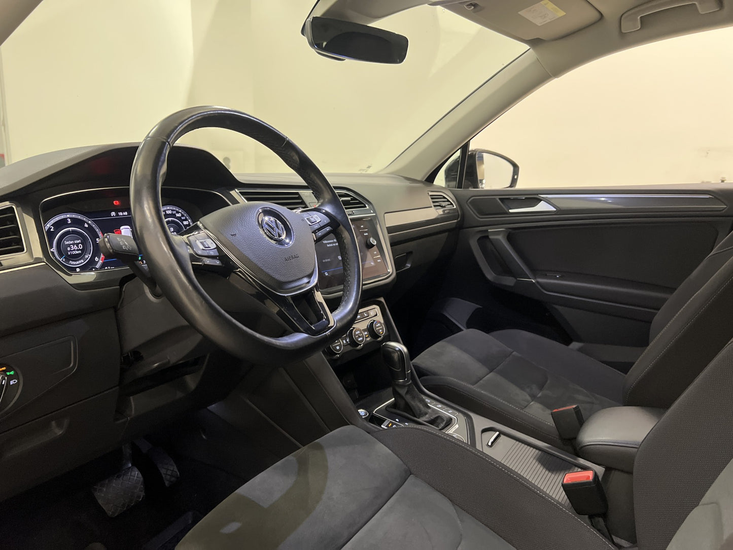 Volkswagen Tiguan Allspace 4M 7-Sits R-line Värmare Cockpit